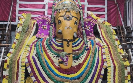 2 டன் மலர்களால் ஜொலித்த புலியகுளம் விநாயகர்! அதிகாலையிலேயே குவிந்த பக்தர்கள்!