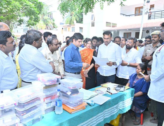 கவுண்டம்பாளையம் தொகுதியில் டெங்கு தடுப்பு நடவடிக்கைகள் குறித்து அமைச்சர் அருண்ராஜ் மற்றும் MLA கனிமொழி ஆய்வு...!